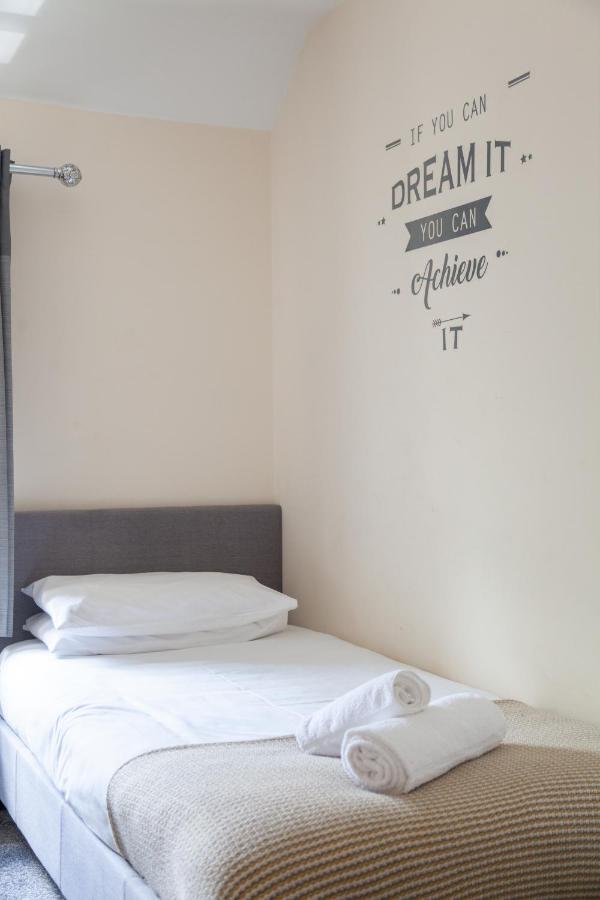 Hereford - Mayflower Coach House, Modern 2 Bedroom Property With Parking, Located South Of Hereford City, Suitable For Small Family, Couple Or Contractors - Sleeps Up To 5 Guests - Hosted By Rentmyhouse 外观 照片