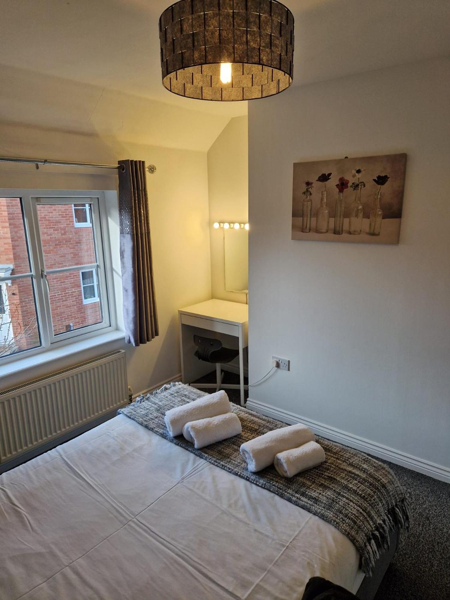 Hereford - Mayflower Coach House, Modern 2 Bedroom Property With Parking, Located South Of Hereford City, Suitable For Small Family, Couple Or Contractors - Sleeps Up To 5 Guests - Hosted By Rentmyhouse 外观 照片
