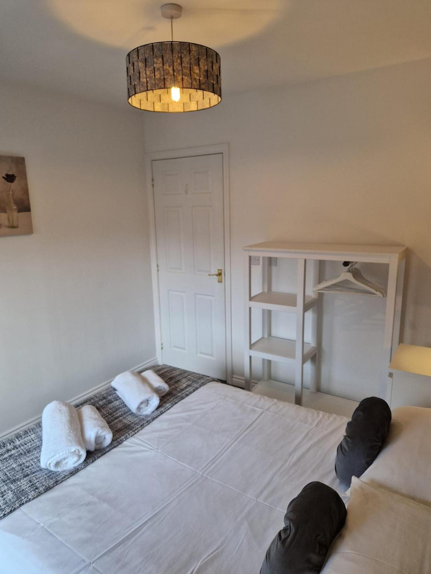 Hereford - Mayflower Coach House, Modern 2 Bedroom Property With Parking, Located South Of Hereford City, Suitable For Small Family, Couple Or Contractors - Sleeps Up To 5 Guests - Hosted By Rentmyhouse 外观 照片